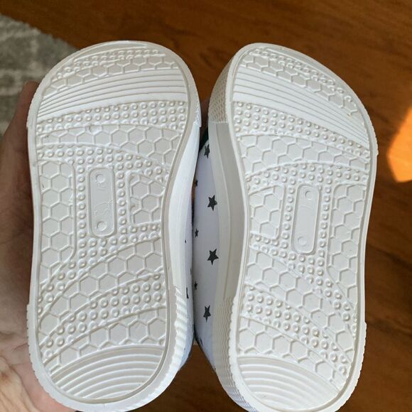 Toddler Size 7 Velcro low top canvas Sneakers perfect for July 4 pageant wear. - Picture 6 of 8